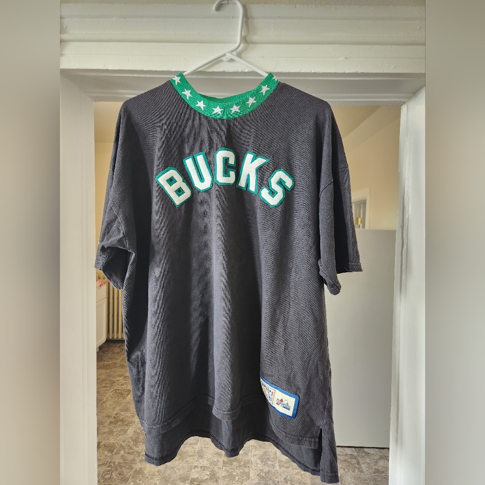 Milwaukee Bucks Majestic Hardwood Classics ring neck rare vintage star tee sz L